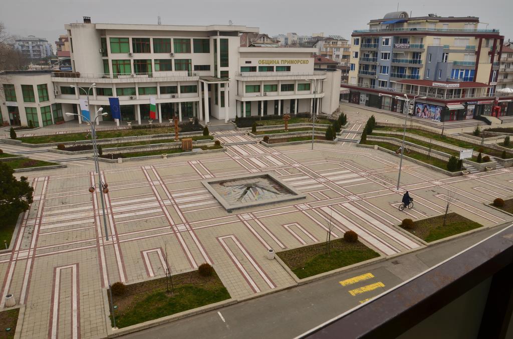 La Piazza Primorsko Rooms & Apartments Buitenkant foto