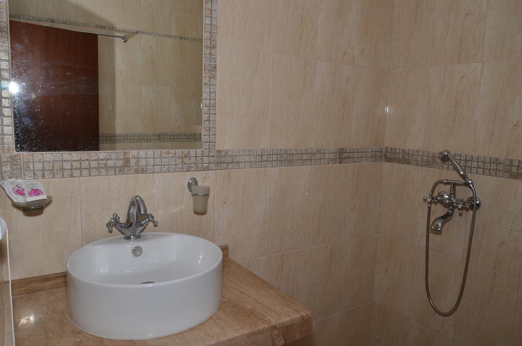 La Piazza Primorsko Rooms & Apartments Buitenkant foto