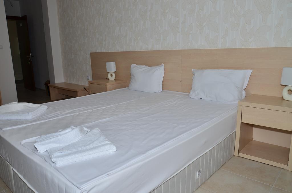 La Piazza Primorsko Rooms & Apartments Kamer foto