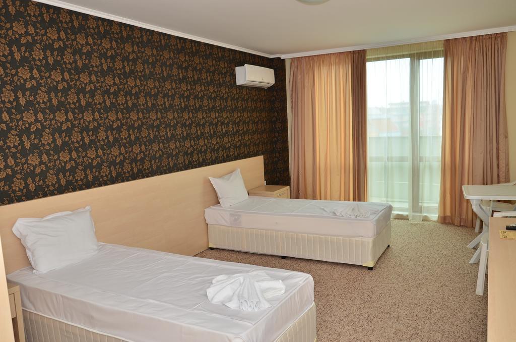 La Piazza Primorsko Rooms & Apartments Kamer foto